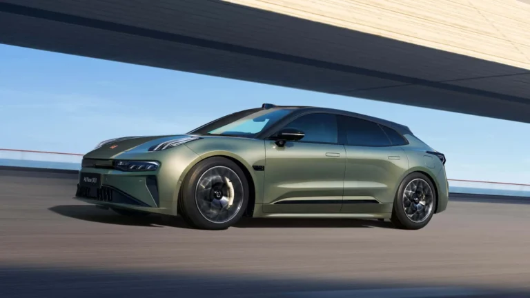 Электромобиль Zeekr 001