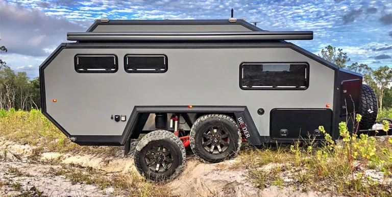 автодом с полным приводом на бездорожье