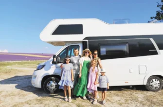 Семья с детьми в современном автодоме